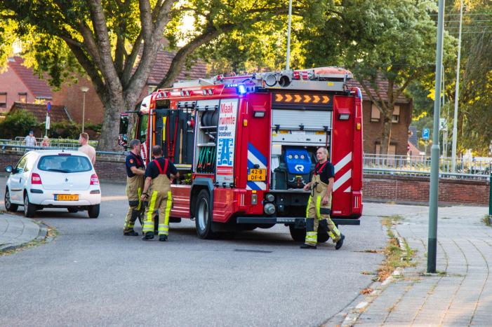 Brandweer onderzoekt LPG lekkage bij auto