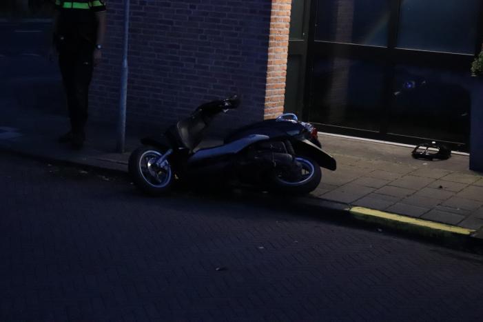 Brommerrijder gaat onderuit en raakt gewond