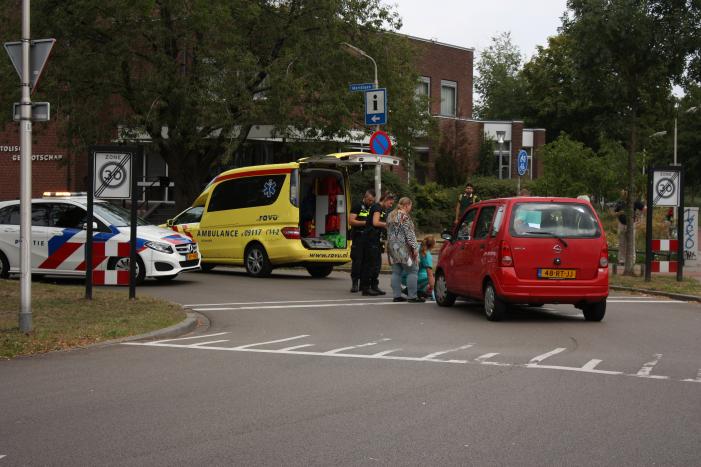 Man gewond na aanrijding met auto