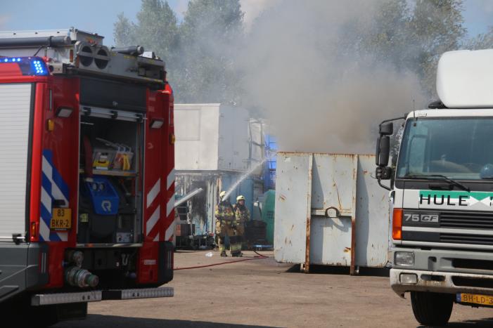 Afvalcontainer in brand bij Hule Metaal Recycling