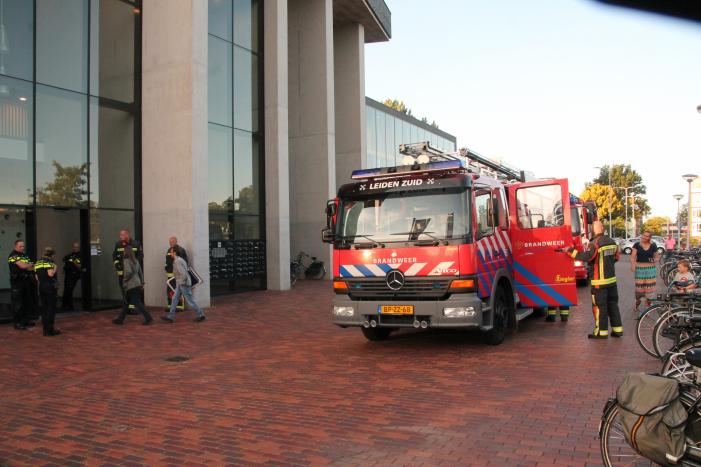 Bewoner dooft in brand gevlogen pan met doek