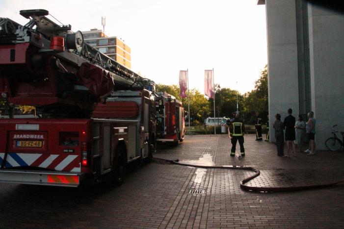Bewoner dooft in brand gevlogen pan met doek