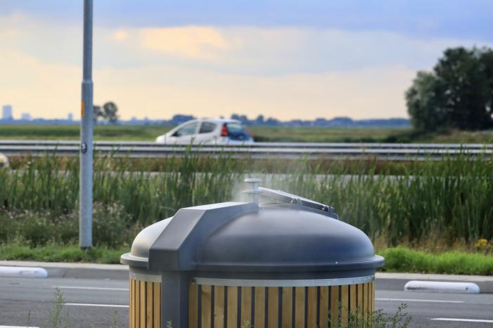Brand in container met restafval bij Shell-tankstation