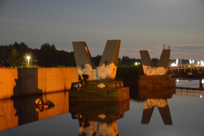 Boot gezonken net voor de M.C. Escher Akwadukt