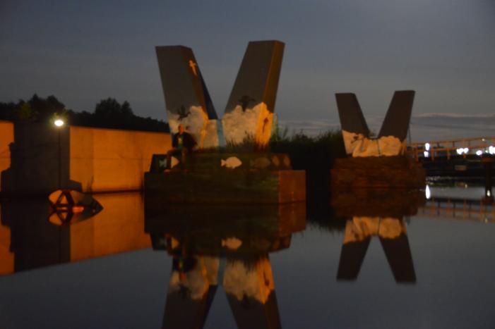 Boot gezonken net voor de M.C. Escher Akwadukt