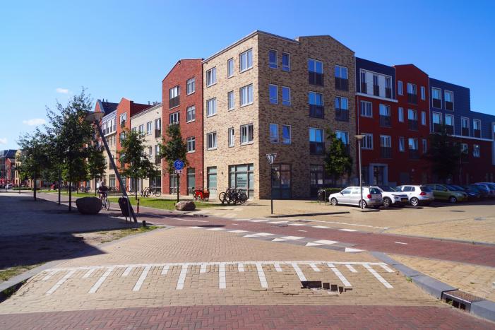 Weggehaalde stenen zorgen voor gevaarlijke situatie