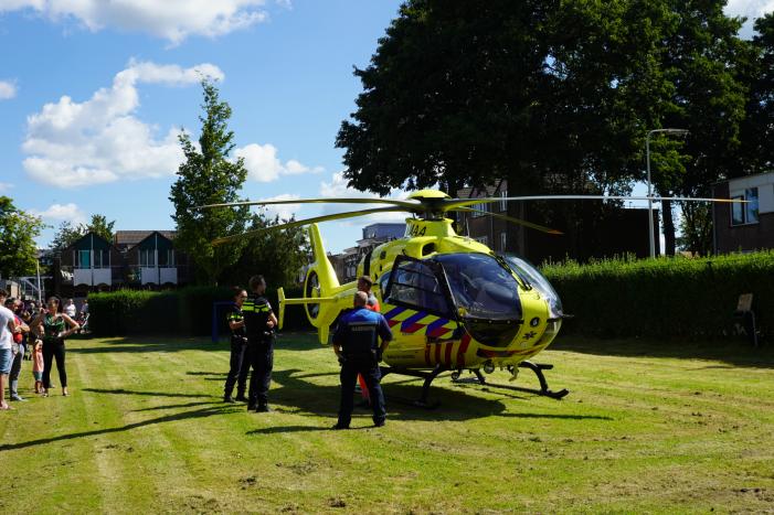 Traumahelikopter landt voor incident bij woning