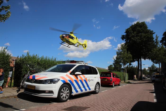 Traumahelikopter landt voor incident bij woning