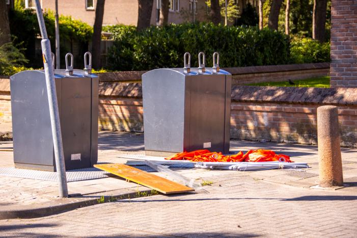 Gedumpte huisraad in brand gestoken