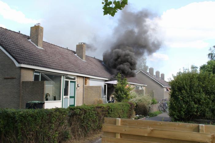 Woning volledig verwoest door uitslaande brand