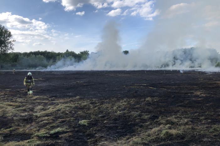 Meerdere weilanden in brand