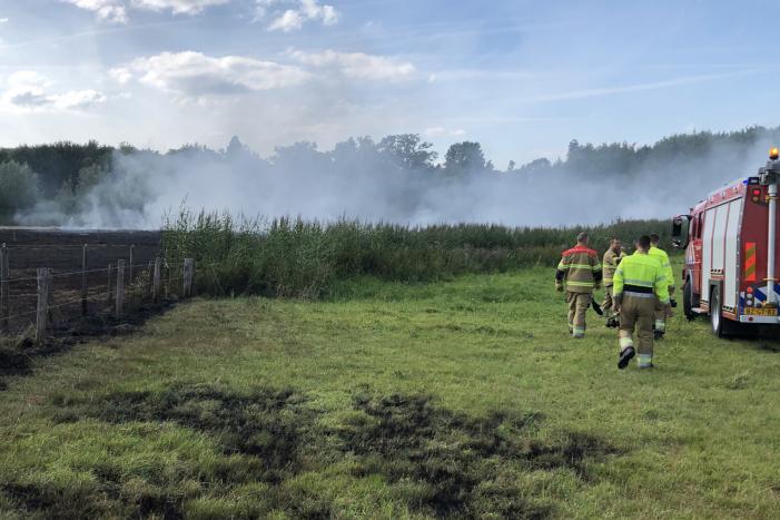 Meerdere weilanden in brand