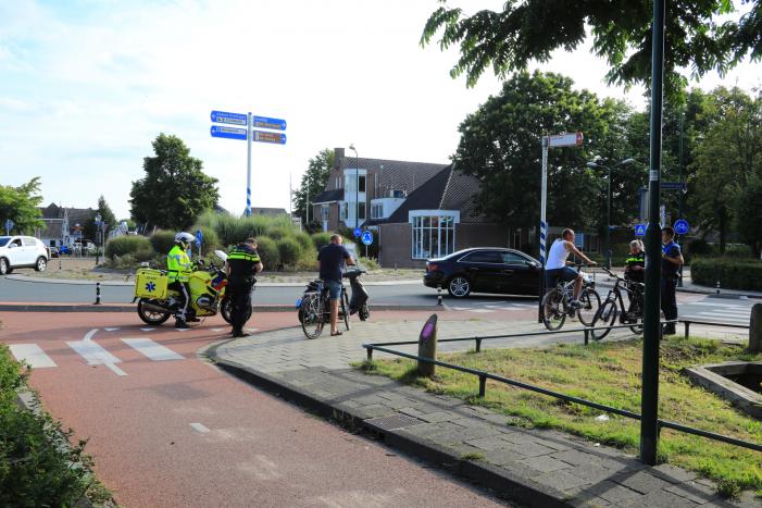 Scooterrijder slaat op de vlucht na verkeersongeval