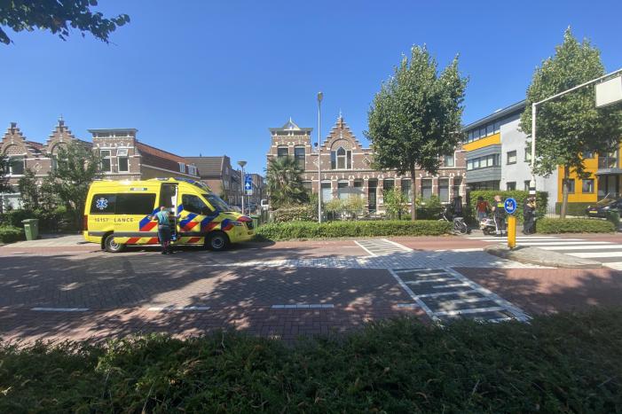 Gewonde bij aanrijding tussen fiets en scooter