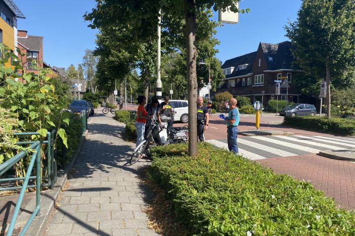 Gewonde bij aanrijding tussen fiets en scooter