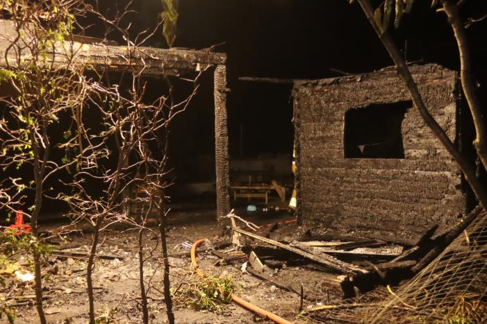 Enorme schade na brand bij woning