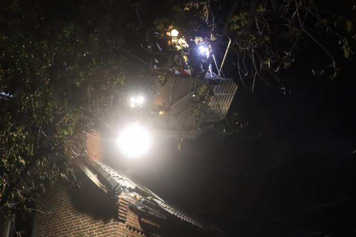 Enorme schade na brand bij woning