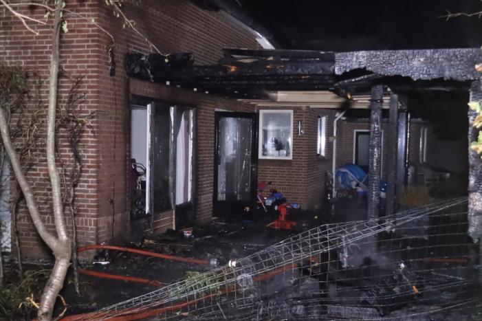 Enorme schade na brand bij woning