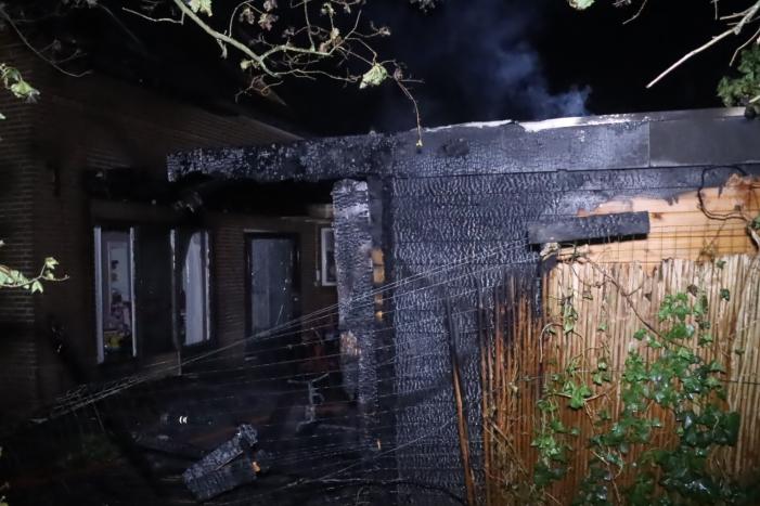 Enorme schade na brand bij woning