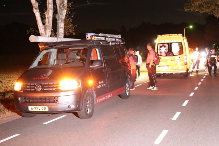 Jongen (14) geschept door bestelbus bij dropping