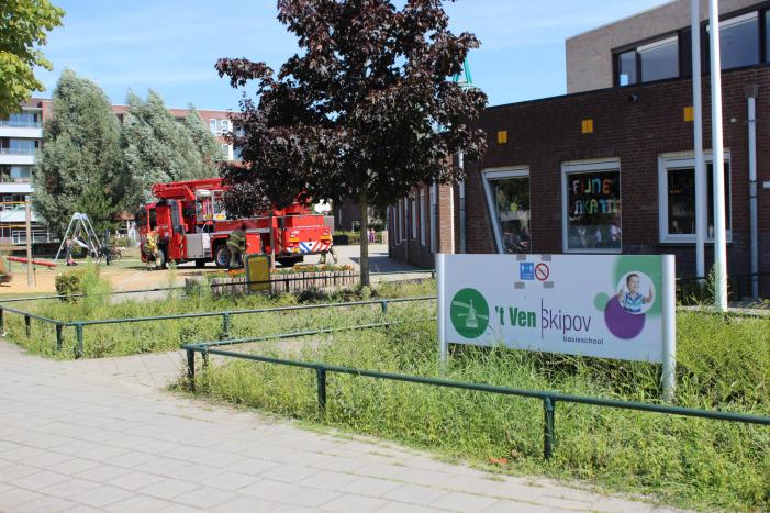 Brand op dak basisschool 't Ven bij werkzaamheden