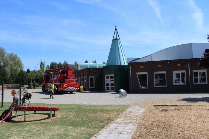 Brand op dak basisschool 't Ven bij werkzaamheden