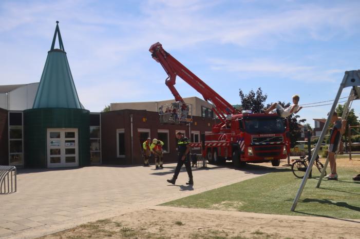 Brand op dak basisschool 't Ven bij werkzaamheden