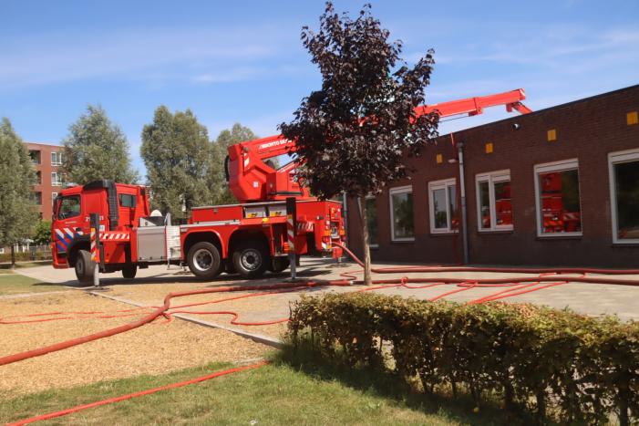 Brand op dak basisschool 't Ven bij werkzaamheden