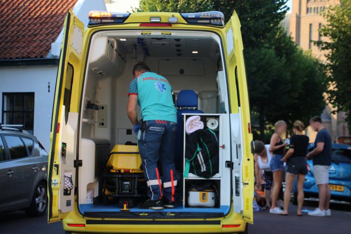 Scooterrijder gewond na aanrijding met auto