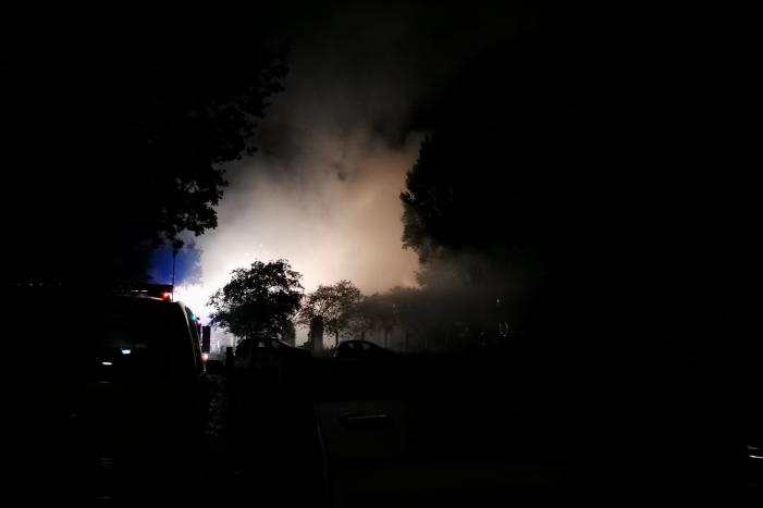 Grote brand in woning met rieten dak