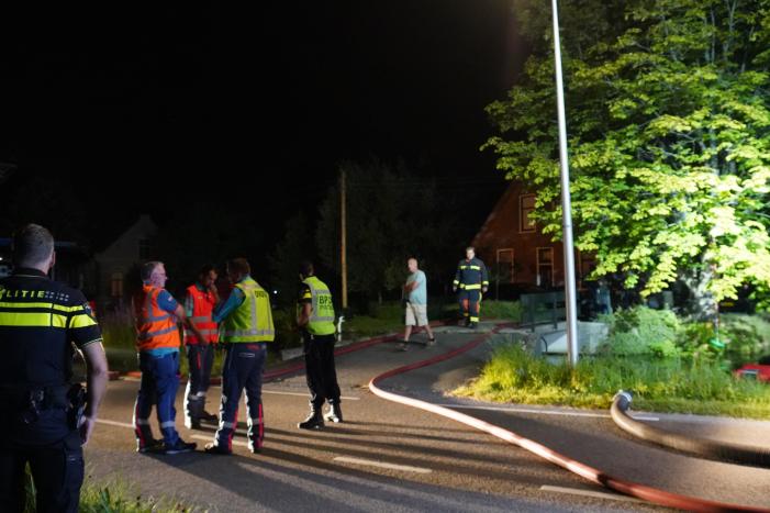 Grote schuurbrand vol met hooi