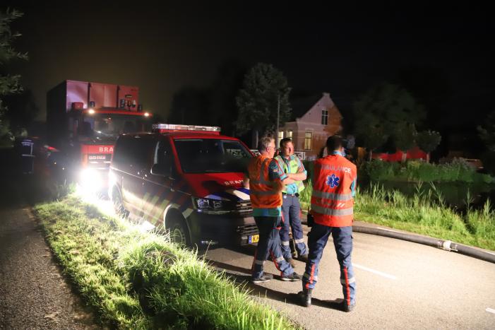 Grote schuurbrand vol met hooi