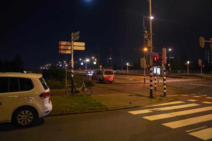 Zwaargewond slachtoffer steekpartij loopt honderden meters over straat