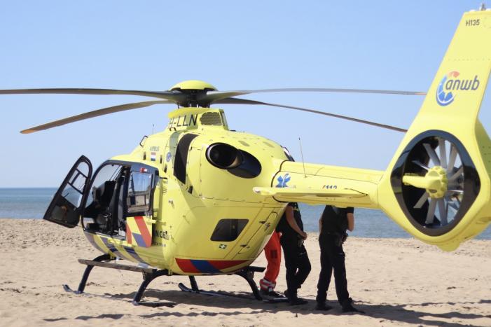 Traumahelikopter ingezet bij incident op strand