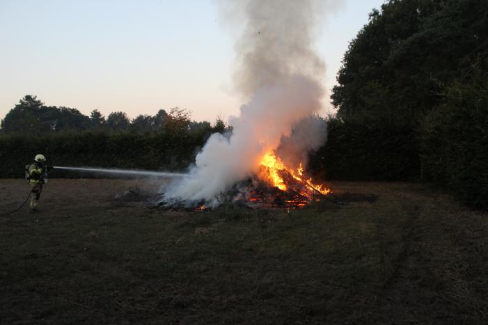 Buurtbewoners slaan alarm na brandlucht