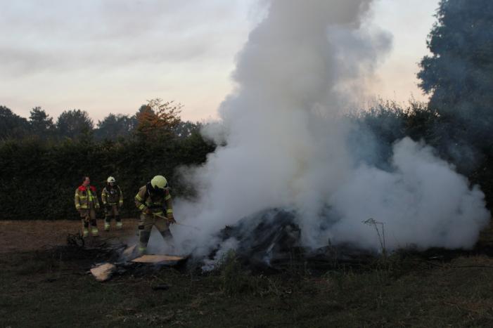 Buurtbewoners slaan alarm na brandlucht
