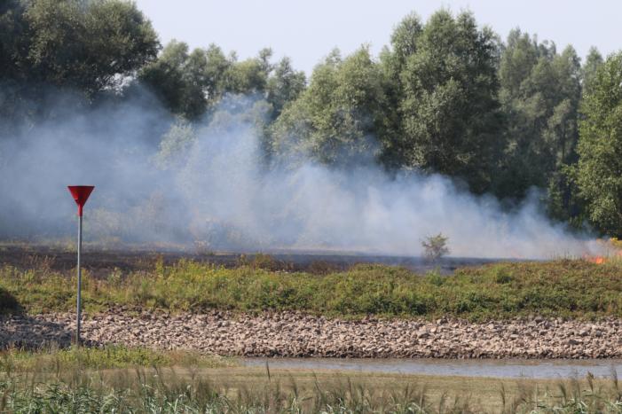 Grote natuurbrand gaat gepaard met veel rook