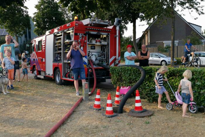 Brandweer zorgt voor waterpret in Maandereng