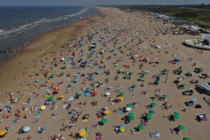 Drukte op het strand van Scheveningen