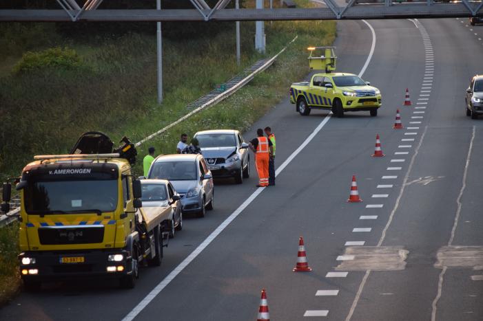 Meerdere auto's met elkaar in botsing op snelweg