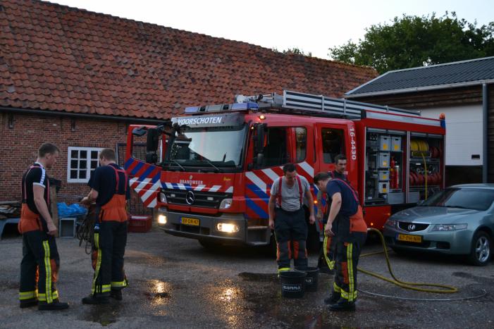 Brandweer redt opnieuw paard uit sloot