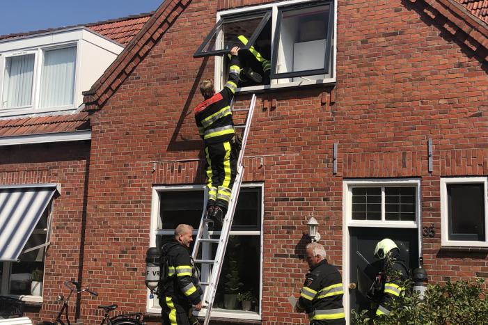 #Leeuwarden Alerte buurtbewoners reageren op brandalarm Sontdwarsstraat Leeuwarden.