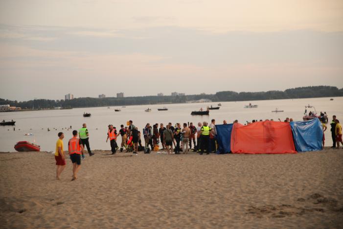 Grote zoekactie naar vermiste zwemmer