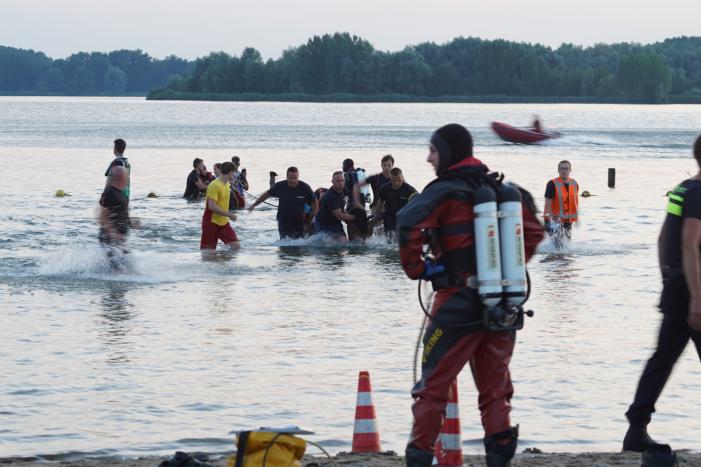 Grote zoekactie naar vermiste zwemmer