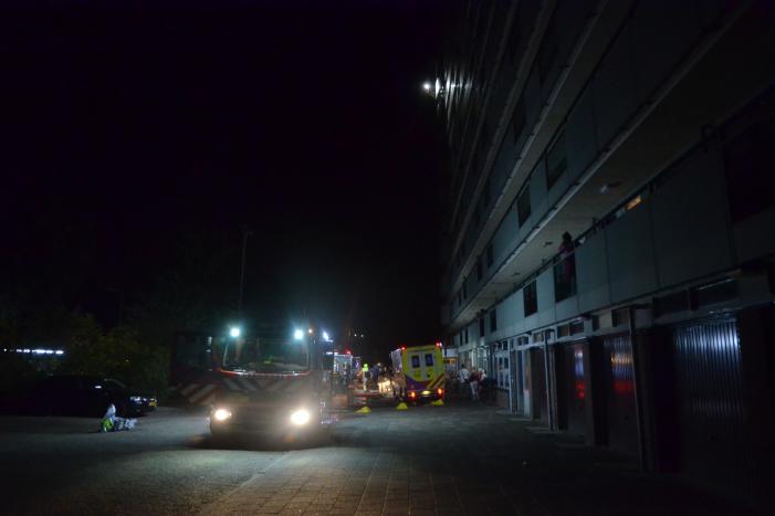 Uitslaande brand verwoest flatwoning