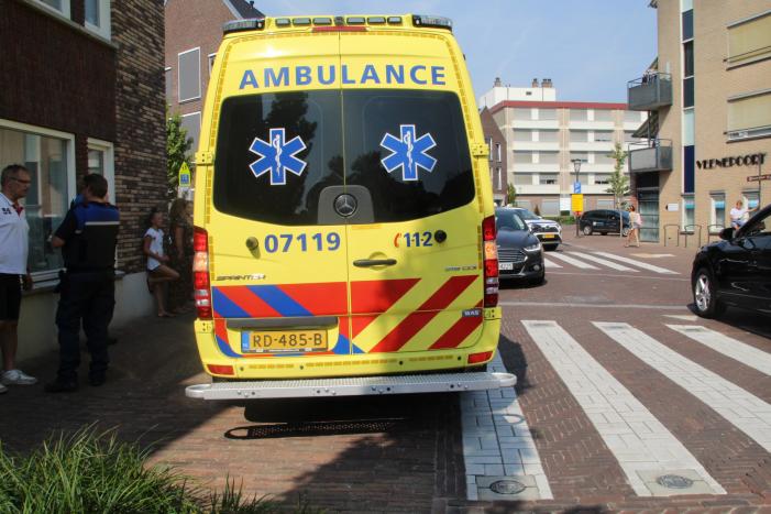 Automobilist rijdt fietser aan