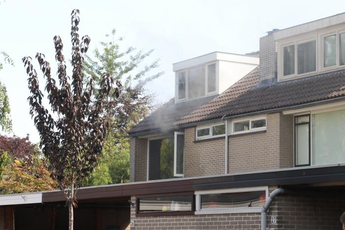 Woning tijdelijk onbewoonbaar na brand in slaapkamer