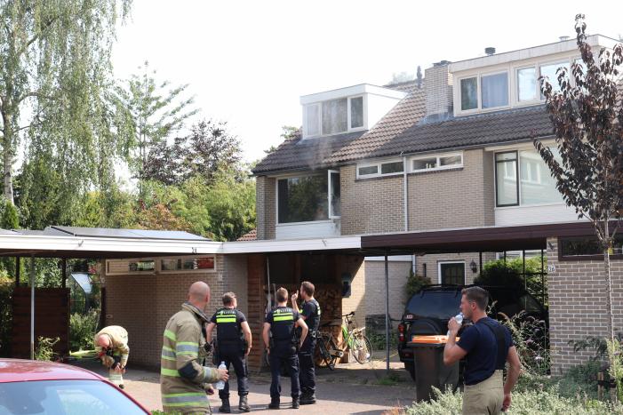 Woning tijdelijk onbewoonbaar na brand in slaapkamer