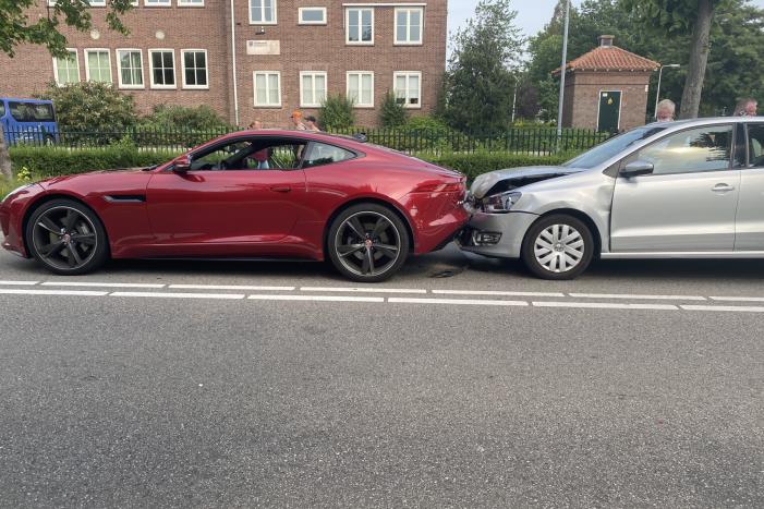 Meerdere voertuigen betrokken bij kop-staartbotsing