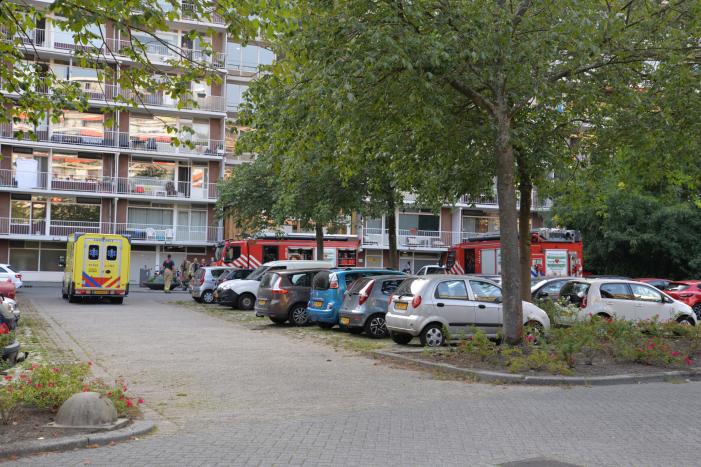 Persoon overleden na brand in flatwoning